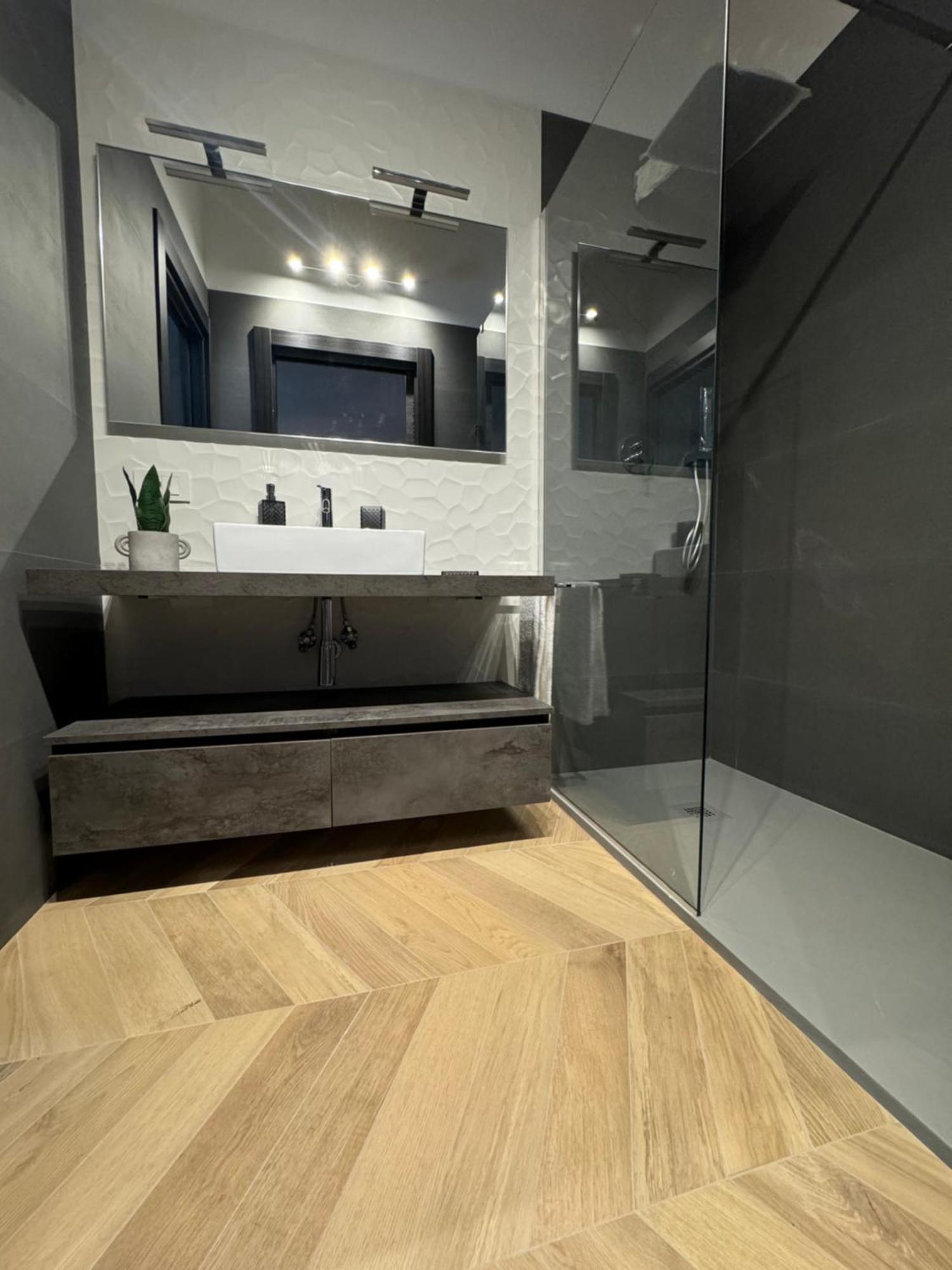 Sky Luxury Rooms Nettuno Exterior photo
