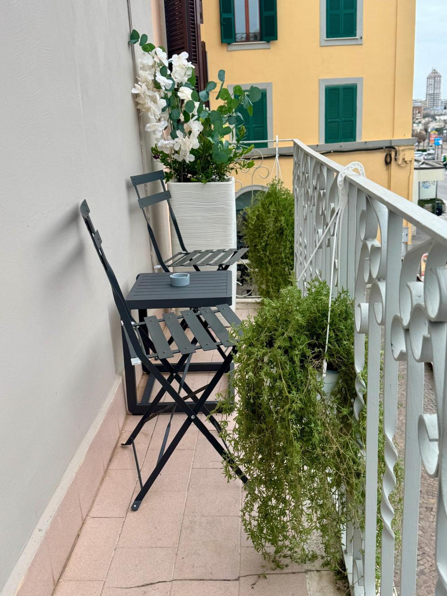 Sky Luxury Rooms Nettuno Exterior photo